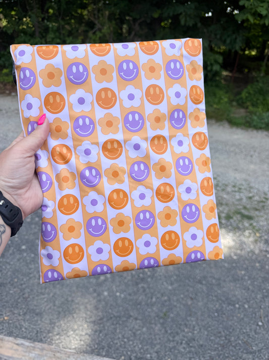 Smiley Poly Mailer 10x13